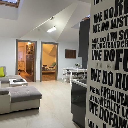 Apartament Rodzinny Ostrowiec Sw Ostrowiec Świętokrzyski Buitenkant foto